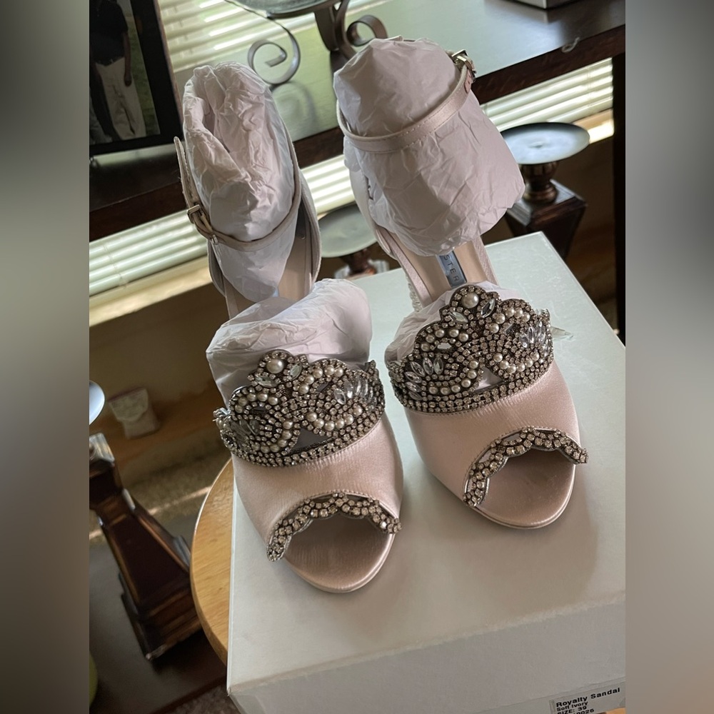 Sophia Webster Royalty Sandal